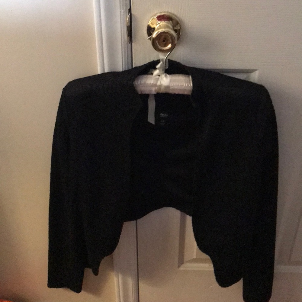 Hi-lo bolero jacket. Black lace.